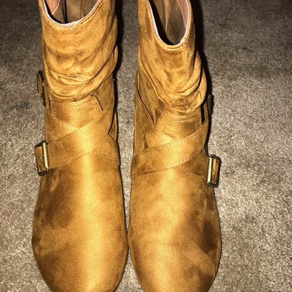 Low cut booties Brand NEW - Picture 3 of 6